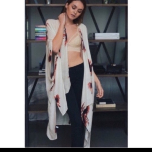 Cream Floral Kimono - Picture 4 of 7